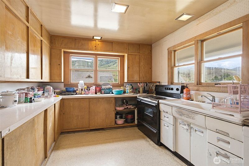 5th image of 417 N Sanders Street