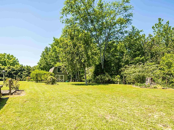 11th image of 115 Edenberg Dr