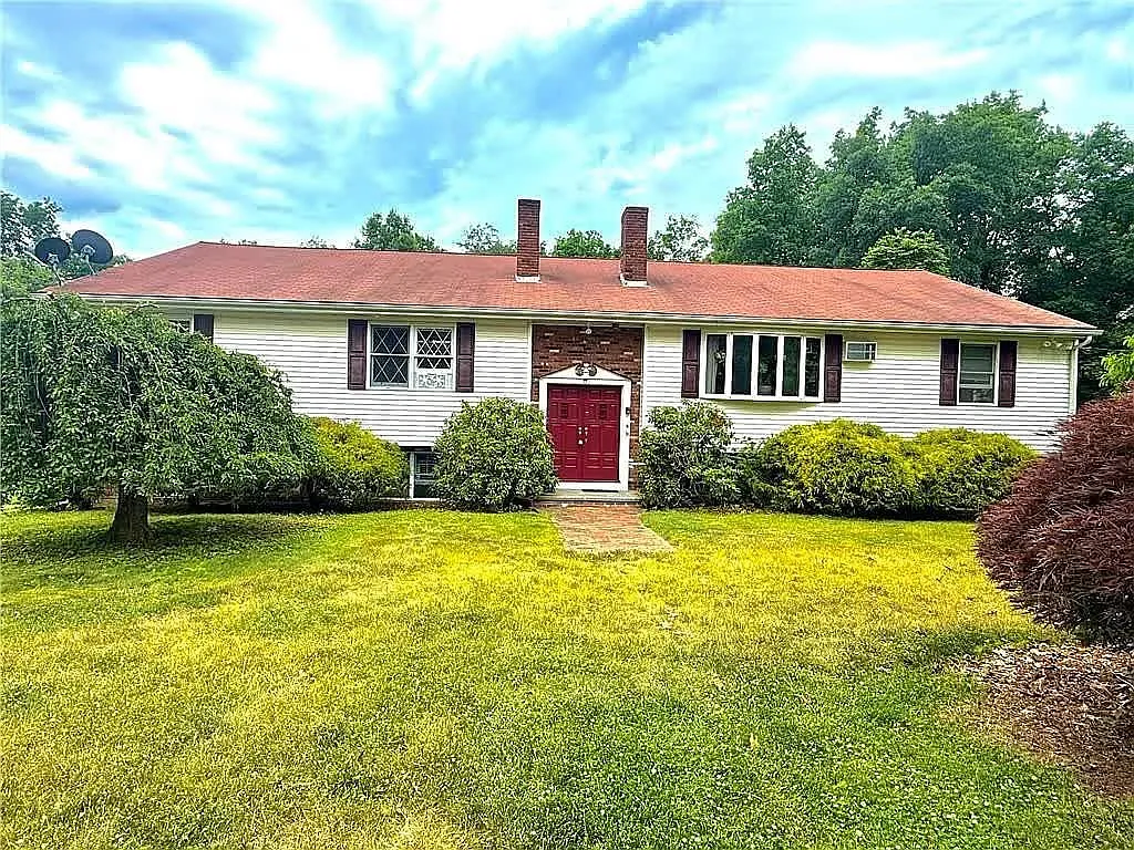 8 bed, 5156 sqft, $2,200 — Photo 1