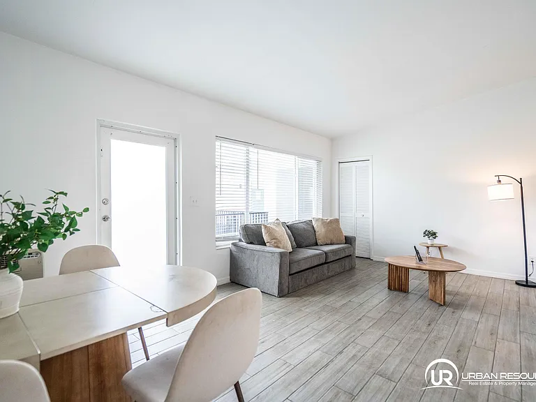 1750 S Treasure Dr #7 — Photo 18