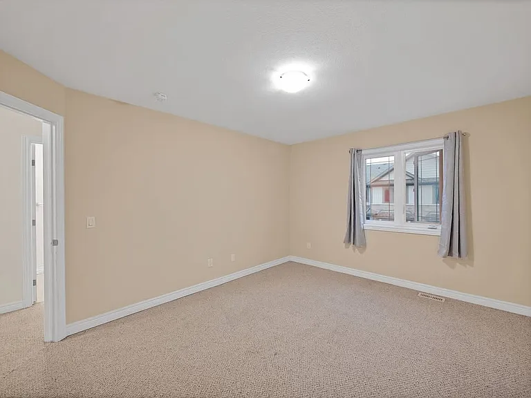 77 Diana Ave — Photo 16