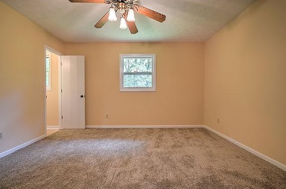 5th image of 405 Rainbow Cir