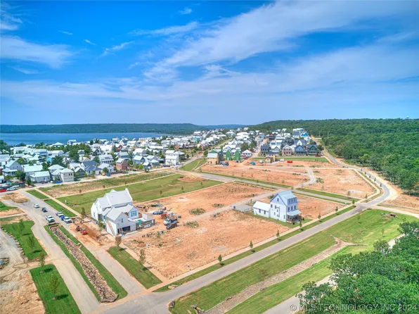 68 Hill St, Eufaula, OK 74432