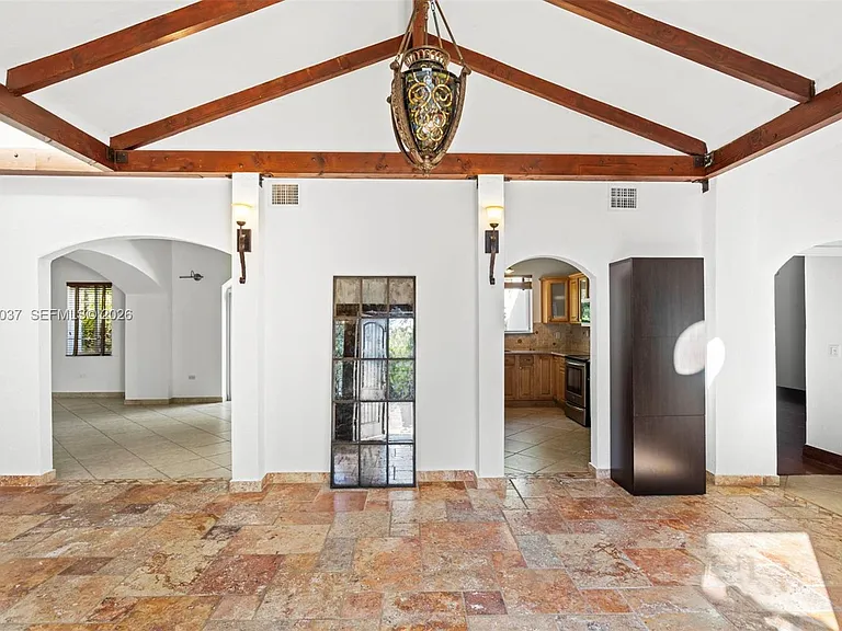 7975 Sunset Dr — Photo 11