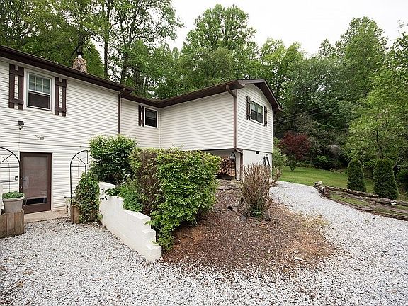 2nd image of 699 Riverbend Rd