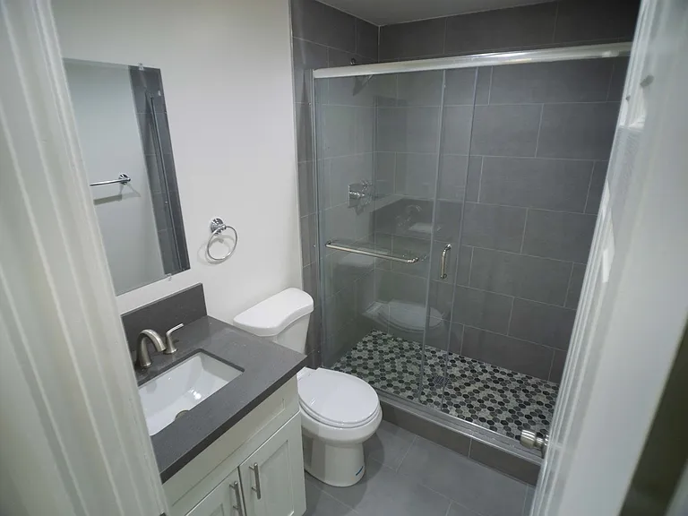 The Plaza House — Photo 14