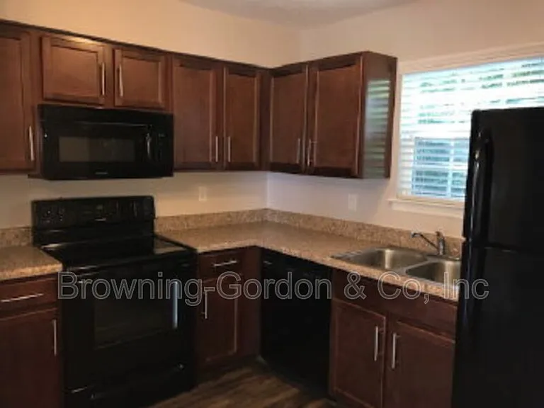1305 Acklen Ave #101 — Photo 3