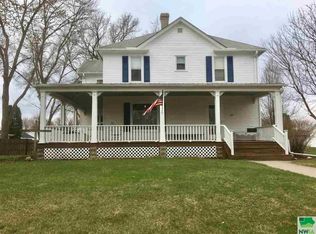 402 W Washington St, Elk Point, SD 57025