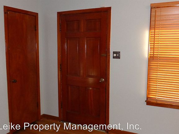 2nd image of 4922 Lynbar Ave