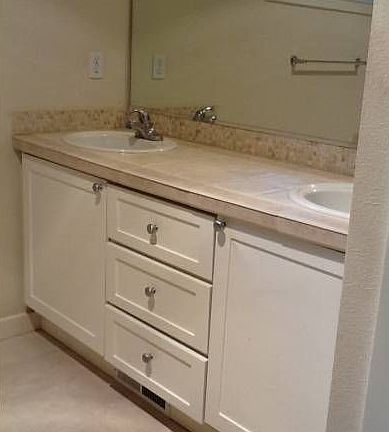 Double sink/Master Bath