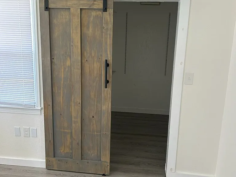 12 N Desoto Ave — Photo 8