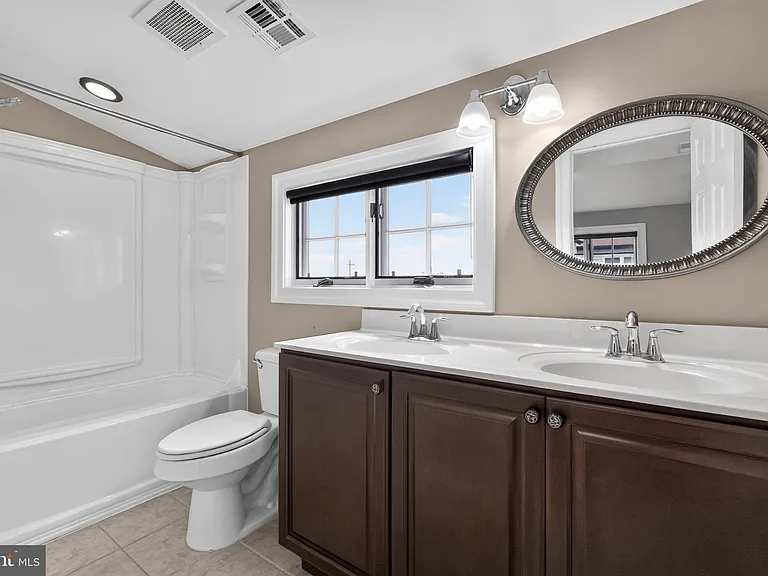 7220 Ridge Ave #G — Photo 17