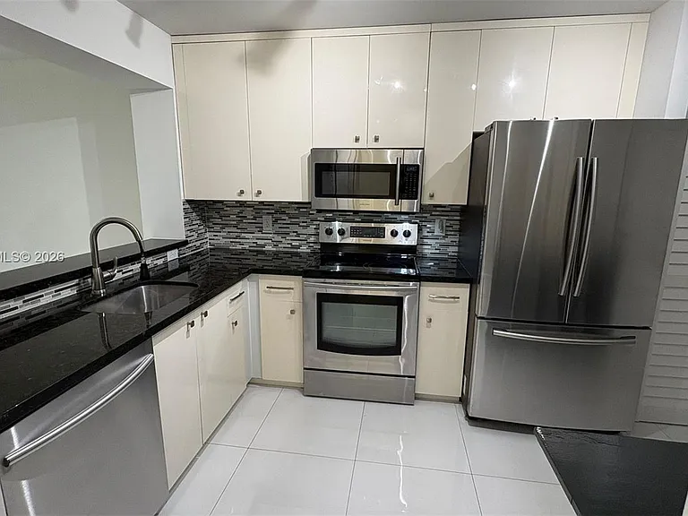 9560 Weldon Cir #J308 — Photo 11