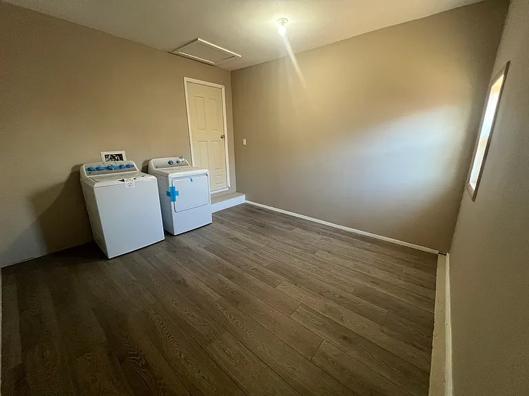 2214 Florence St — Photo 18