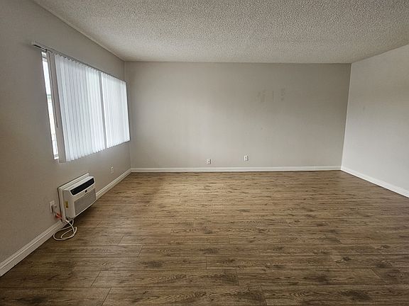 5th image of 1135 W I St #9af25567c