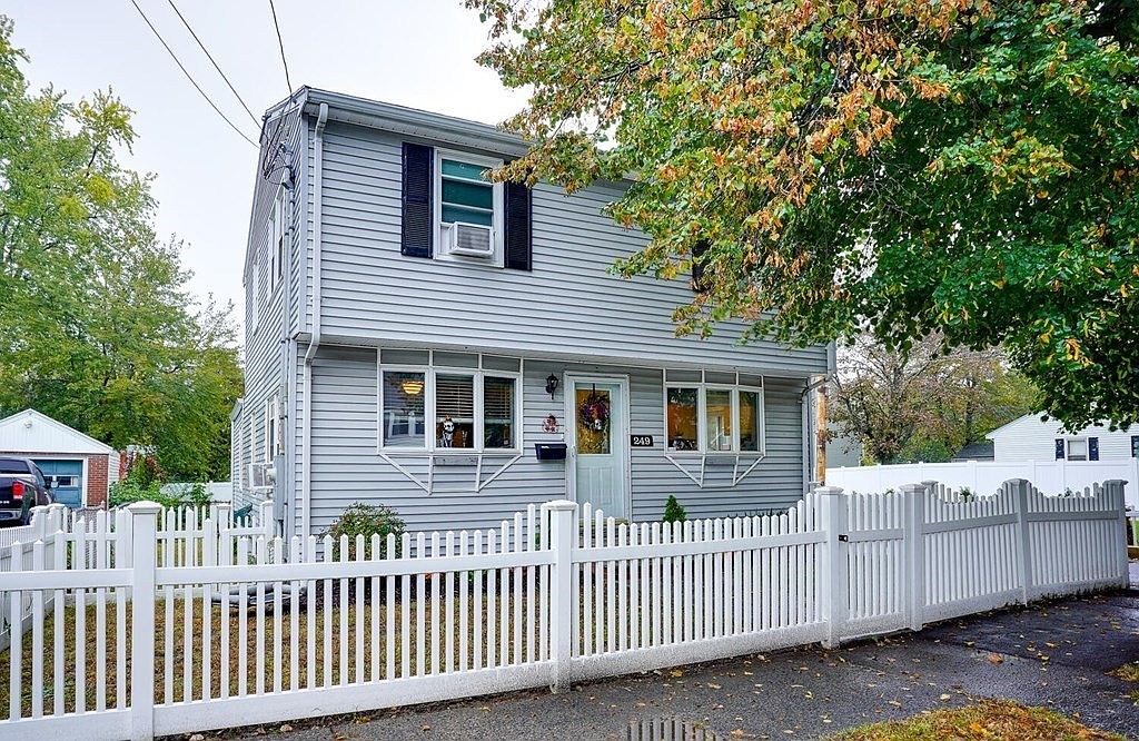 249 Parkland Ave, Lynn, MA 01905 Zillow