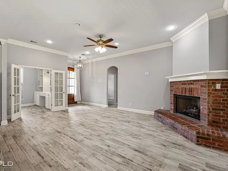 302 Oscar Cir — Photo 19
