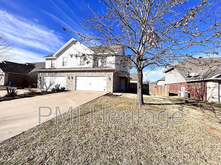 3200 SW Windrift Ave #1 — Photo 2