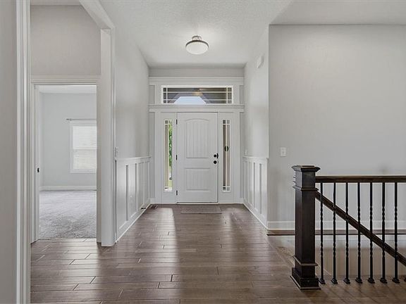 2nd image of 16748 S Skyview Ln