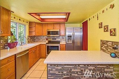 4th image of 9280 Emerald Dr SE
