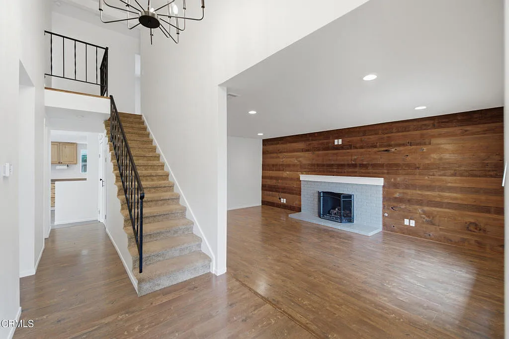 4 bed, 2.0 bath, 1809 sqft, $4,600 — Photo 2