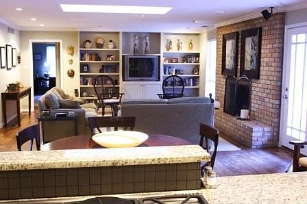 2nd image of 6720 Ridgeview Cir