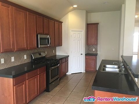 3rd image of 11501 Shadow Creek Dr