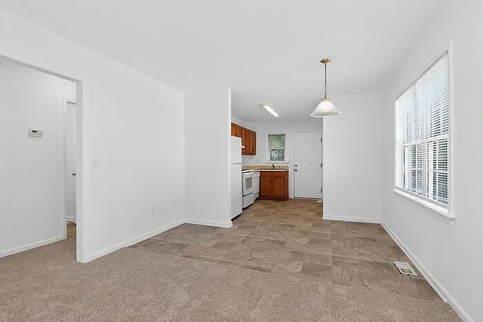 93 Sunderland Rd SW — Photo 8
