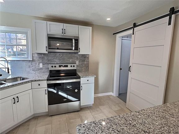 4th image of 5101 Rosewood Dr