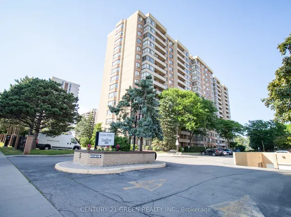 5 Lisa St #706, Brampton, ON L6T 4T4