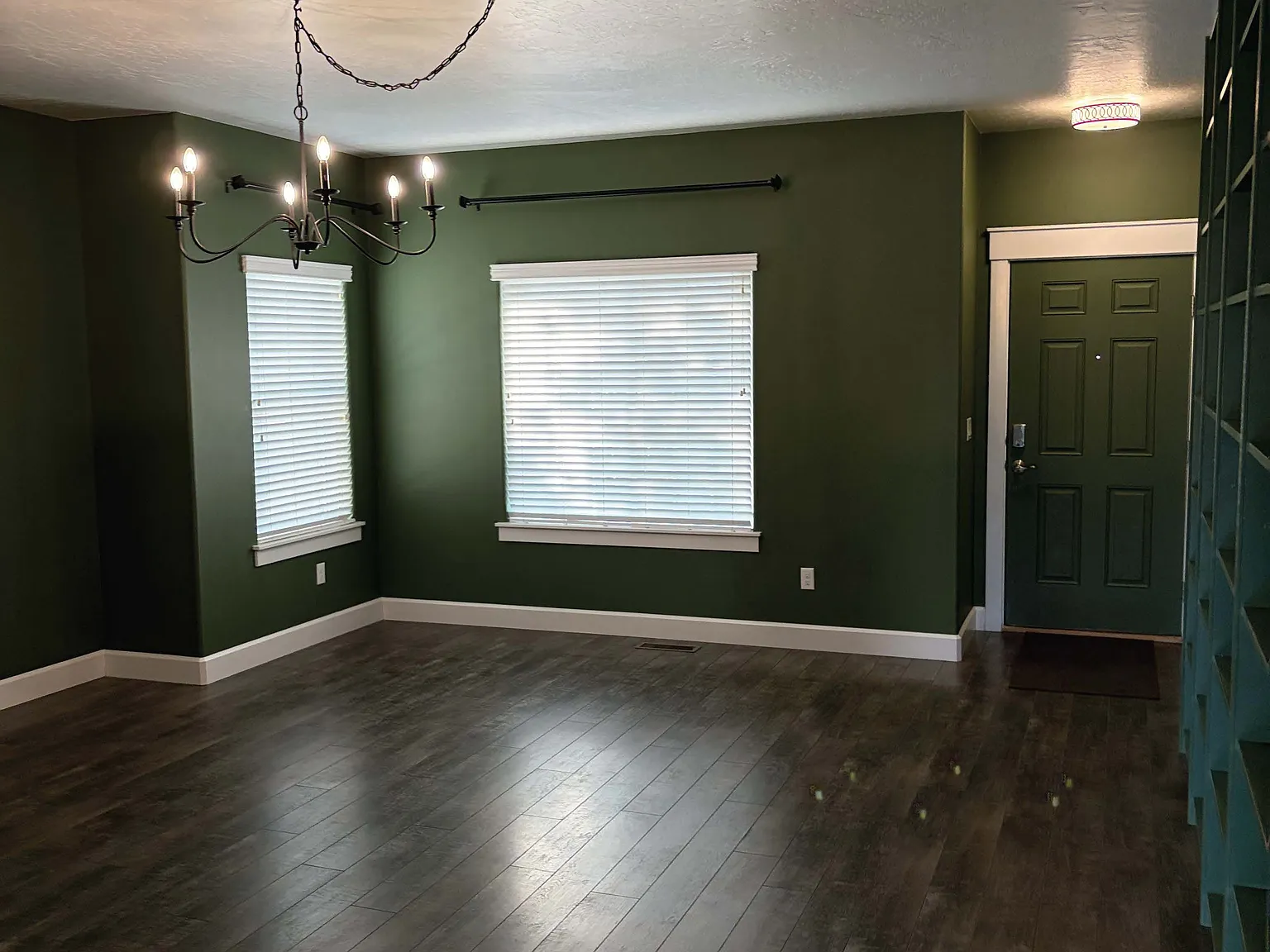 4 bed, 2861 sqft, $3,200 — Photo 3