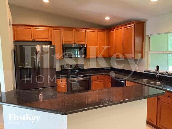3rd image of 524 SW 25th Ln
