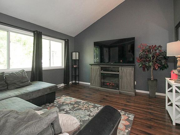 3rd image of 6443 Brooks Blvd
