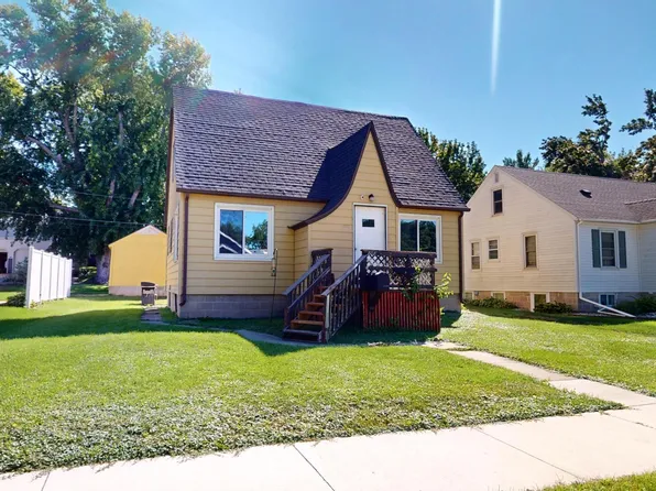 808 Freeborn Ave, Albert Lea, MN 56007