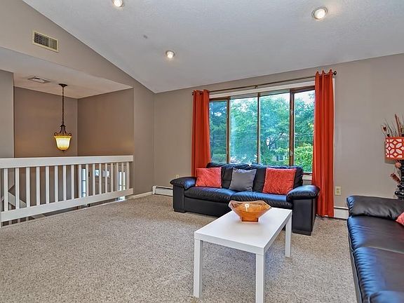 5th image of 4 Harborwood Dr