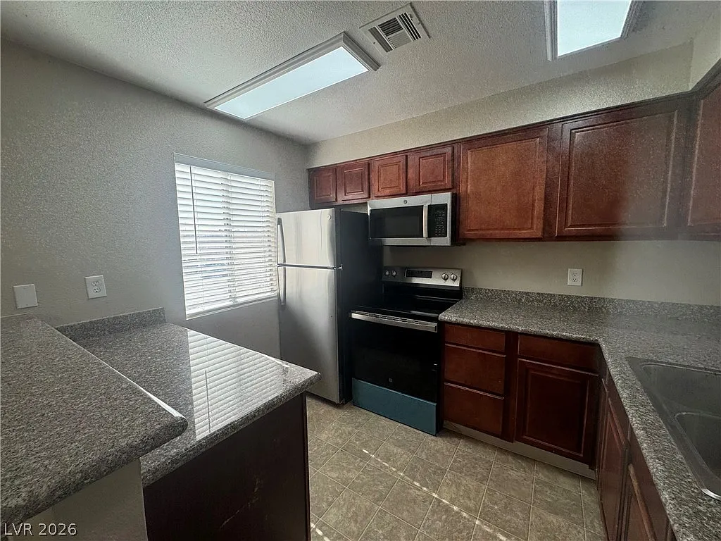 Building Photo - 5471 Indian River Dr #402