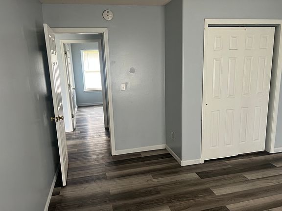 4th image of 736 E Main St #736