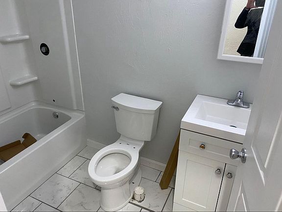 5th image of 339 Westford St Unit 10