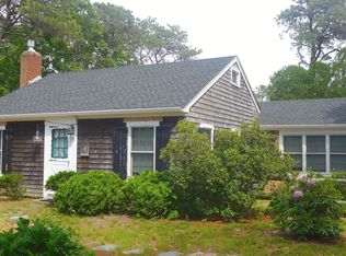 9 Crest Way, Oak Bluffs, MA 02557