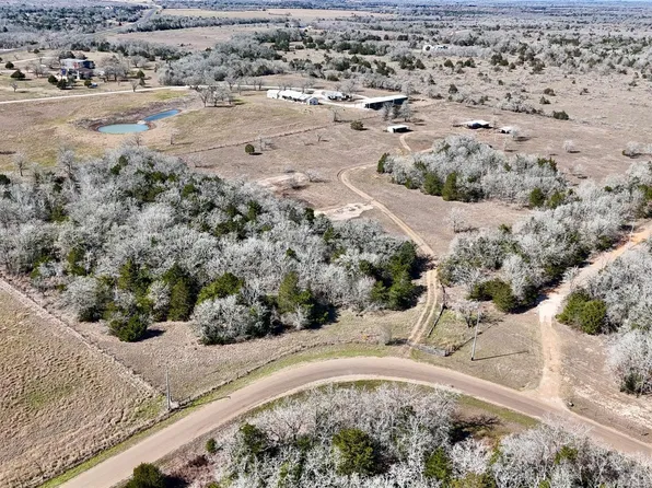 4850 Burke Rd, Flatonia, TX 78941