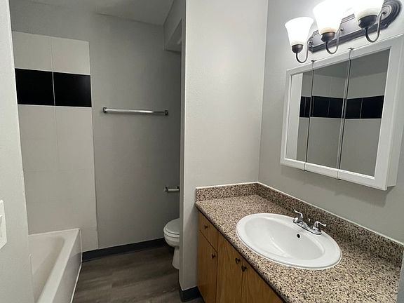 5th image of 15301-15353 SE Division St #15345