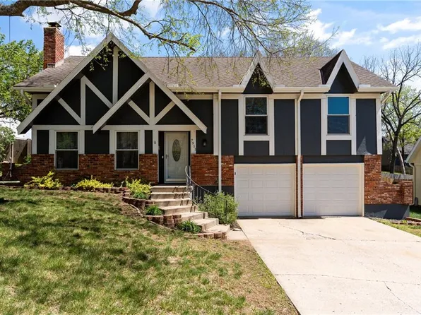 7911 Rene St, Lenexa, KS 66215