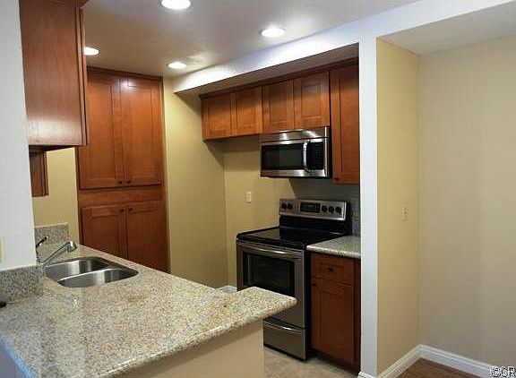 5th image of 800 Coriander Dr Unit G