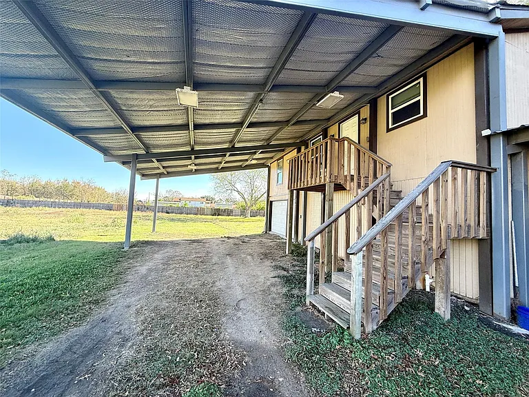 9013 Puritan Way — Photo 4