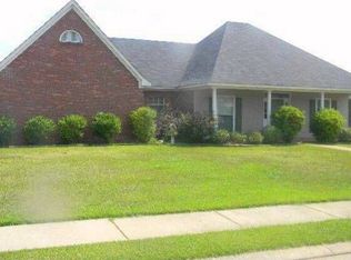 102 Gladstone Ln, Clinton, MS 39056