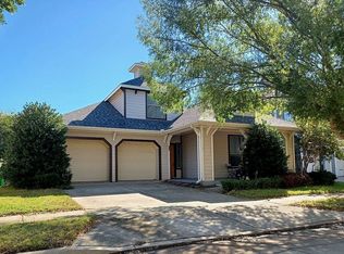 1400 Cobblestone Ct, Aubrey, TX 76227