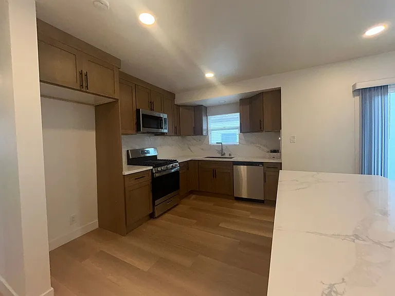 14332 Joyce Ave — Photo 4