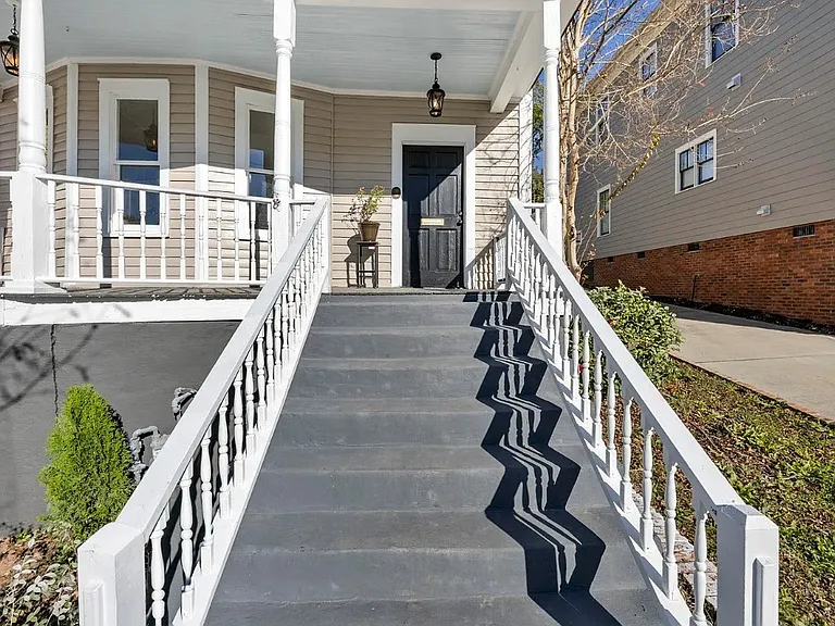 2226 Wayne St — Photo 3