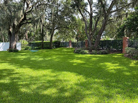 3rd image of 181 Shannon Oaks Dr