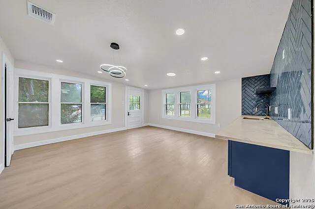 530 E Carson St — Photo 13